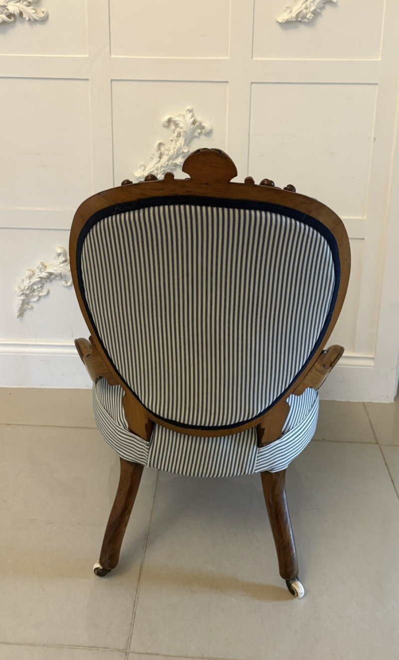 Superb Quality Carved Walnut Antique Victorian Ladies Chair - Image 4